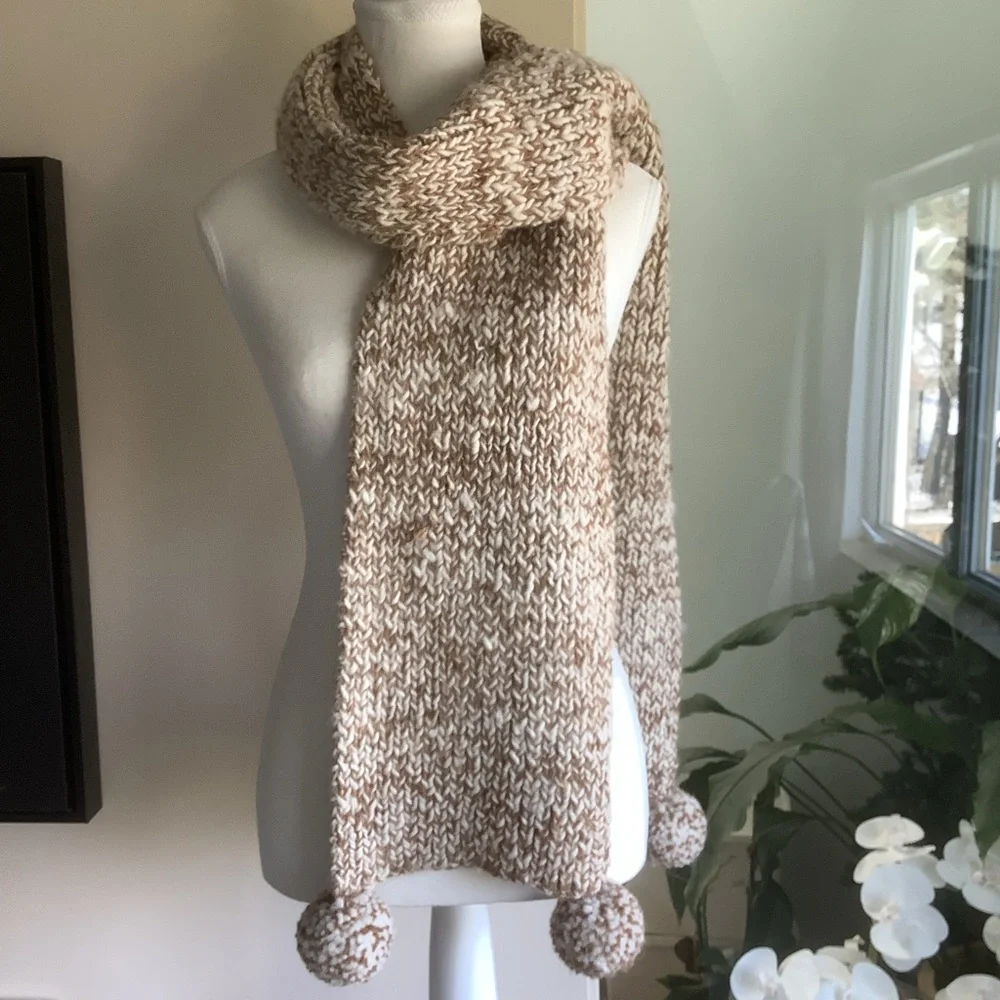 New Awamaki Peruvian Handmade Alpaca Wool Knit Scarf with Pom- Poms